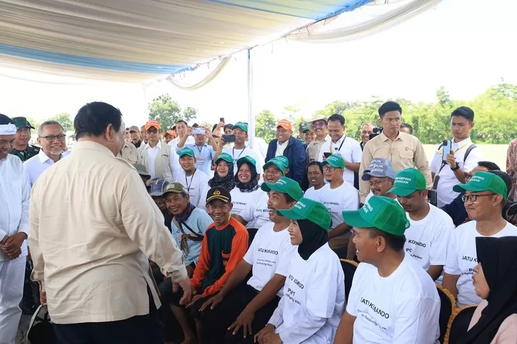 Petani Sampaikan Langsung Kebahagiaan kepada Presiden Prabowo: Pupuk Kini Mudah Didapat, Kami Bahagia