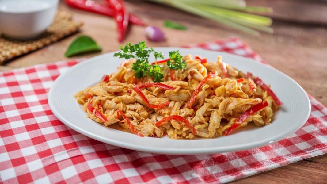 Rahasia Membuat Ayam Suwir Pedas Manis Praktis dan Menggugah Selera