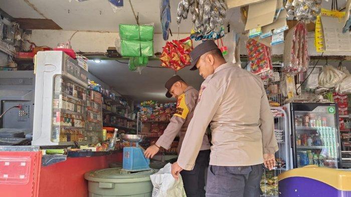 Polsek Cikijing Lakukan Pemantauan Pasokan Sembako untuk Cegah Kenaikan Harga dan Penimbunan