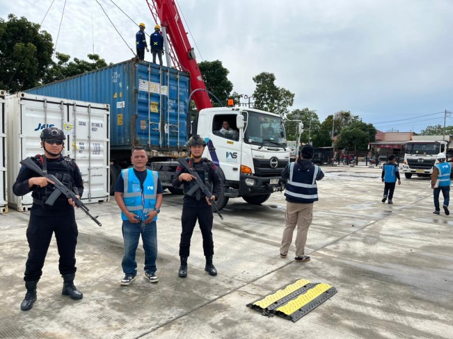 Pengawalan Ketat Logistik Aquabike F1H2O Balige