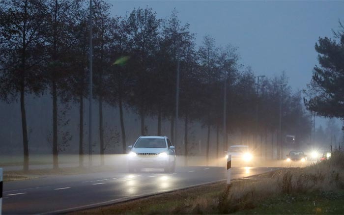 Keselamatan Jalan: Aturan Warna dan Waktu Lampu Kendaraan Perlu Diikuti