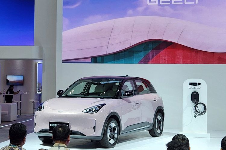 Geely EX2 Hadirkan Mobil Listrik Terjangkau dengan Fitur Modern