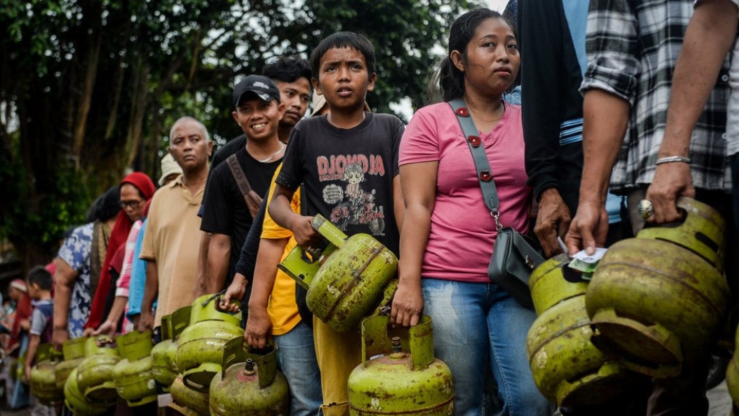 Penanganan Cepat Satpol PP Tangani Kelangkaan Gas 3 Kg di Kintap, Tanahlaut
