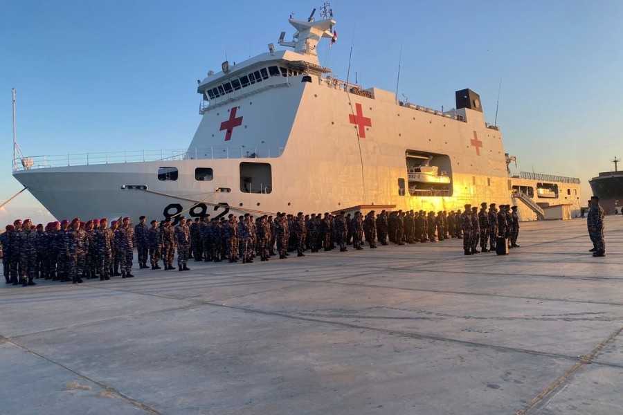 KRI dr Radjiman Wedyodiningrat-992 Jadi Pusat Sailing Pass TNI