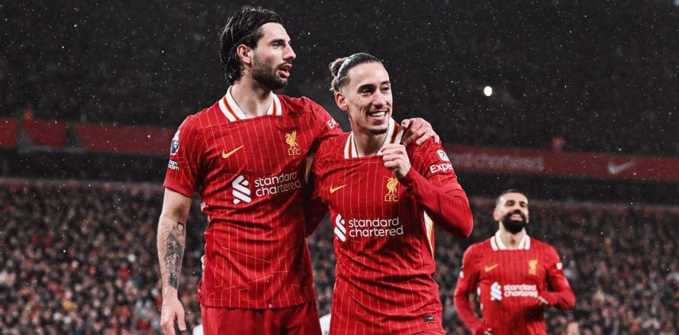 Liverpool Unggul Tipis Atas Newcastle United di Anfield Berkat Gol Szoboszlai pada Babak Pertama yang Dramatis dan Menegangkan
