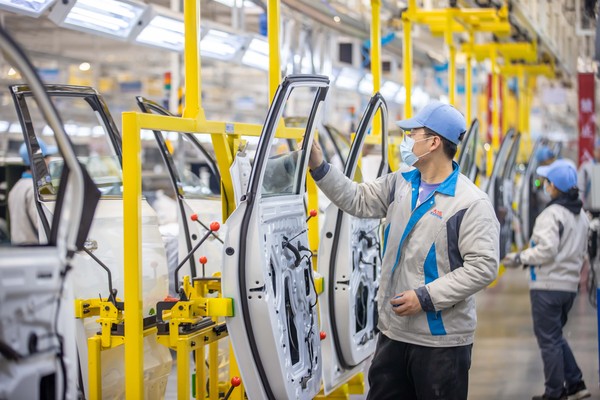 Dominasi Dua Dekade Berakhir, China Unggul di Pasar Otomotif Dunia