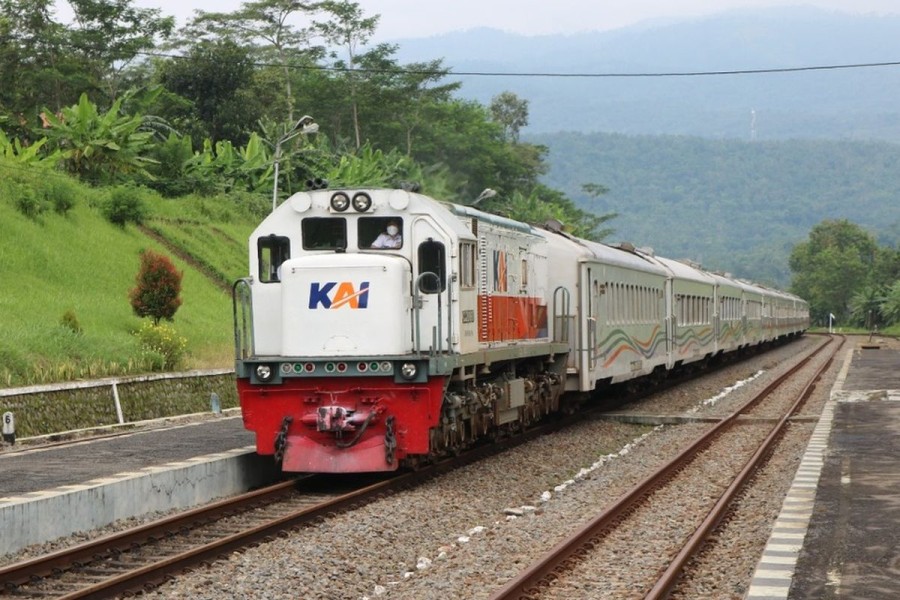 Kereta Api Eksekutif Tegal Semarang Rp125 Ribu