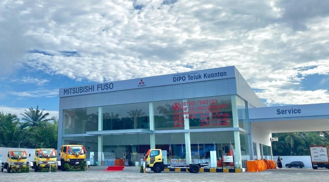 Mitsubishi Fuso Resmikan Diler Baru di Teluk Kuantan, Riau, Perluas Jaringan Pelayanan dan Berikan Layanan Terbaik bagi Konsumen di Sektor Perkebunan dengan Fasilitas 3S dan Mobile Workshop Service