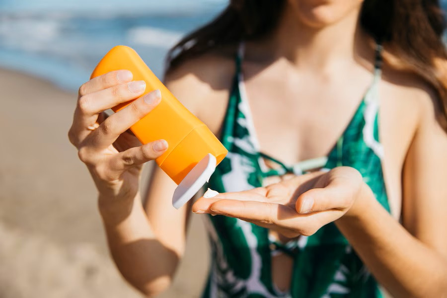 Fakta Ilmiah Sunscreen dan Cara Kerjanya Lindungi Kulit