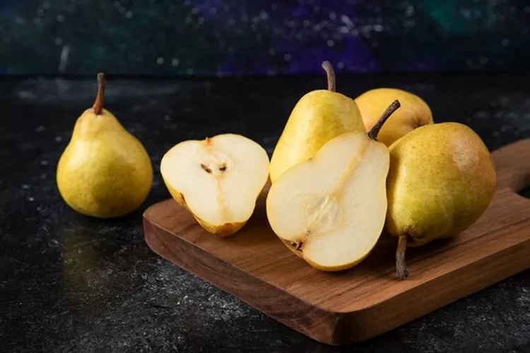 Rekomendasi Buah Segar yang Membantu Tubuh Tetap Terhidrasi Saat Puasa