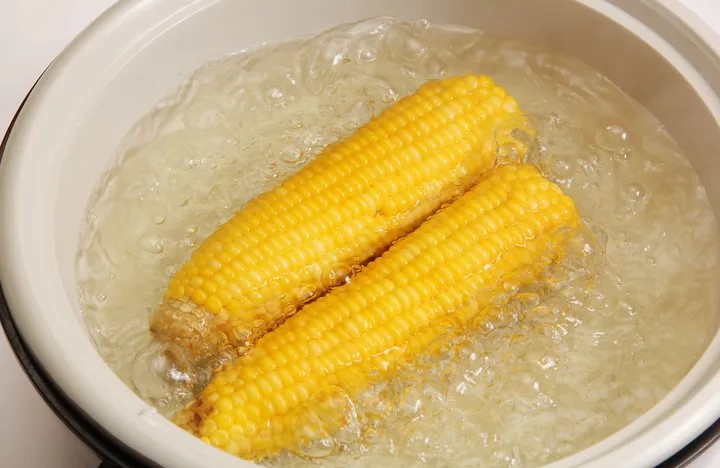 7 Manfaat Air Rebusan Jagung untuk Tubuh, Kulit, dan Jantung