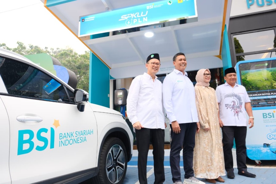 Gerakkan Ekonomi Hijau, BSI, PLN, dan Masjid Raya Bintaro Jaya Hadirkan SPKLU dan RVM