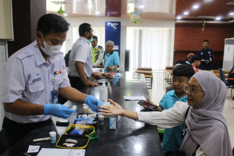 KAI Daop 3 Cirebon Hadirkan Layanan Kesehatan 24 Jam untuk Penumpang