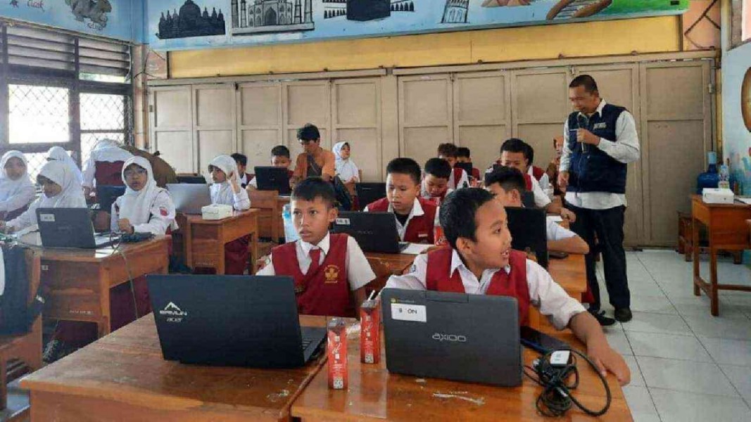 Mendorong Indonesia Siap Hadapi Era Digital Lewat Pendidikan Coding dan AI