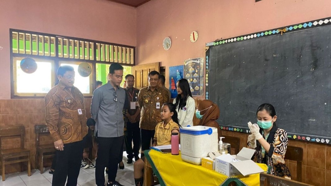 Wapres Gibran Kunjungi SDN Ledok 5 untuk Tinjau Kesehatan Anak