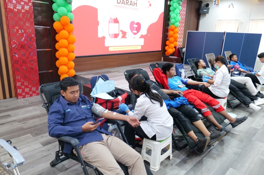 Semangat Keselamatan Dan Kemanusiaan Menyatu Dalam Kegiatan Donor Darah PLN IP UBP Jeranjang Pada Bulan K3 Nasional 2026