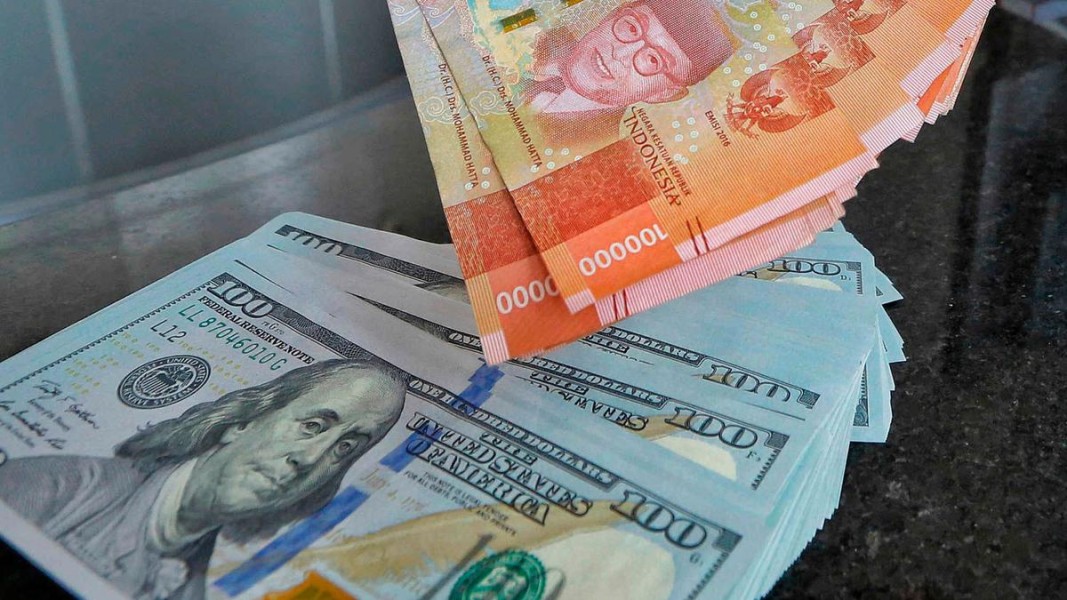Kurs Dollar terhadap Rupiah Melemah, Nasabah Dianjurkan Perhatikan Kurs Jual Beli di Perbankan
