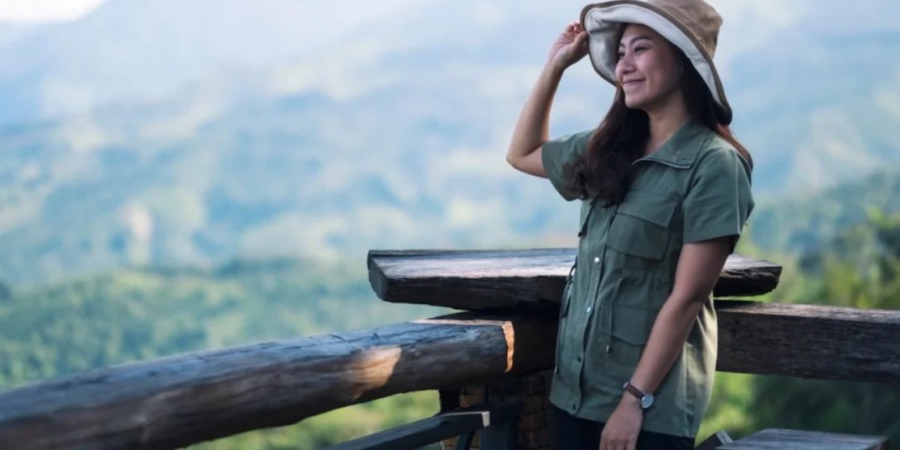 10 Ide Outfit ke Tempat Wisata Alam, Tidak Perlu Bingung Lagi!