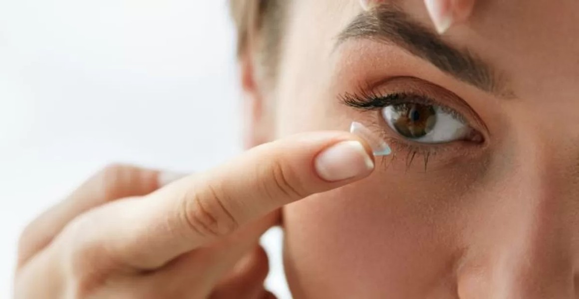 Hukum Menggunakan Softlens Saat Puasa Menurut Pandangan Ulama