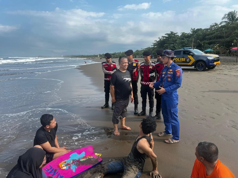 Polda Bali Tingkatkan Pelayanan dan Keamanan Masyarakat dengan Patroli Siang Hari serta Dialog Interaktif di Objek Wisata Pantai Batu Madeg untuk Ciptakan Kenyamanan dan Ketertiba
