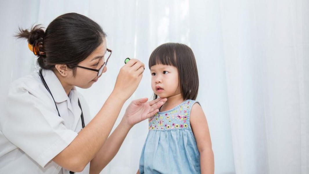 Dokter Bagikan Cara Tepat Jaga Mata Anak