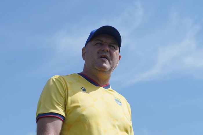 Persib Bandung Raih Kemenangan Tipis Lawan Dewa United