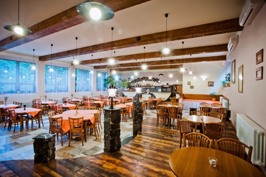 Rekomendasi 25 Tempat Makan Terbaik di BSD Tangsel, Kuliner Lengkap 2025