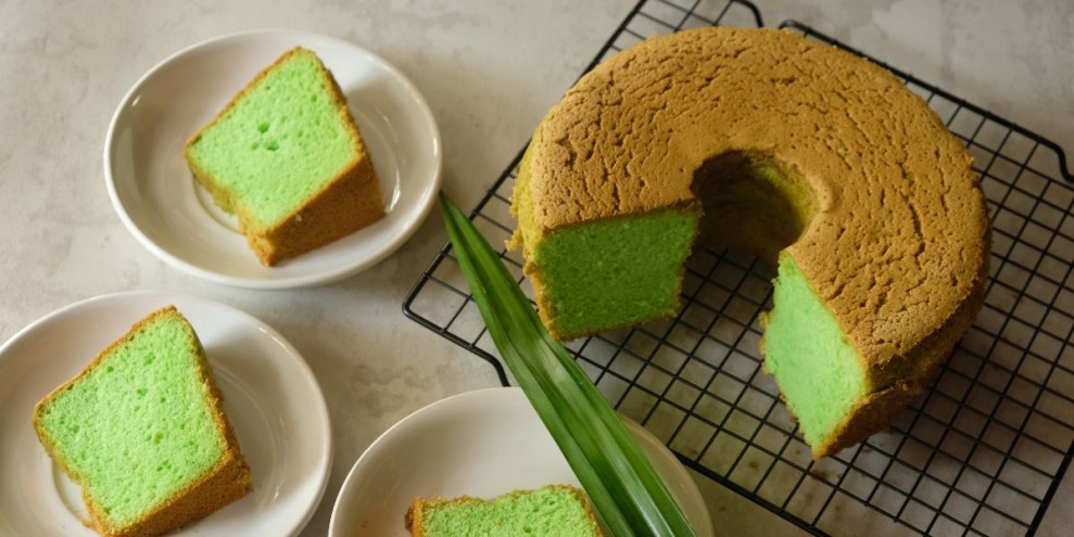 Cara Membuat Chiffon Cake Natal yang Mengembang Sempurna dan Lembut