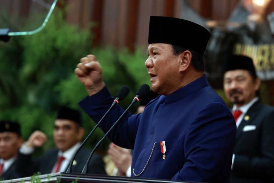 Adies Kadir Resmi Ucapkan Sumpah Jabatan Hakim MK Di Hadapan Presiden