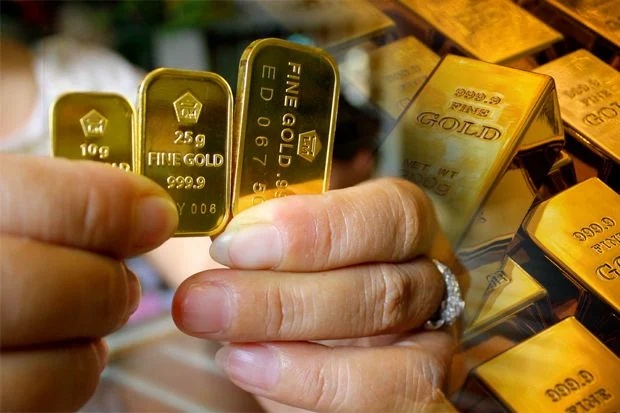Harga Emas Antam Anjlok Rp177.000, Sentuh Rp2,31 Juta