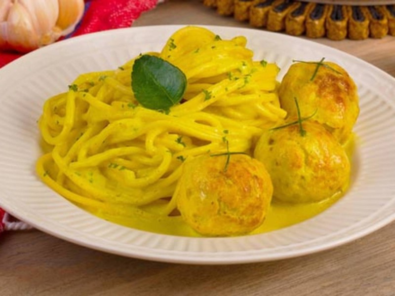 Resep Spaghetti Opor Bola Ayam, Perpaduan Lezat Kuliner Barat dan Nusantara