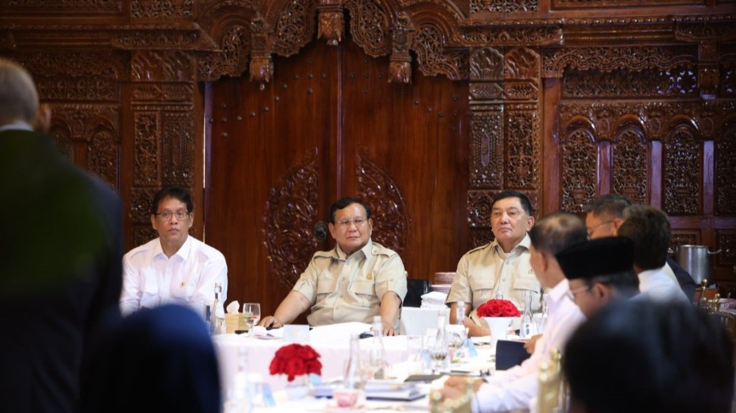 Prabowo Subianto Izinkan WNA Pimpin BUMN dan Siapkan Profesional Muda Prabowo Subianto Izinkan WNA Pimpin BUMN dan Siapkan Profesional Muda