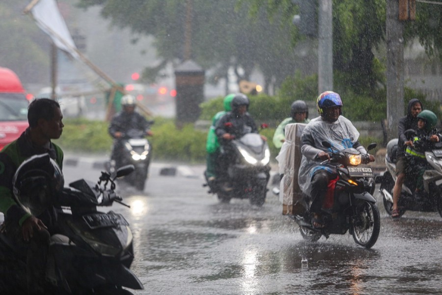 BMKG Hujan Sore di Jabodetabek, Warga Diminta Siaga