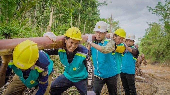 Listrik PLN Terangi Olu, Warga Rasakan Manfaat