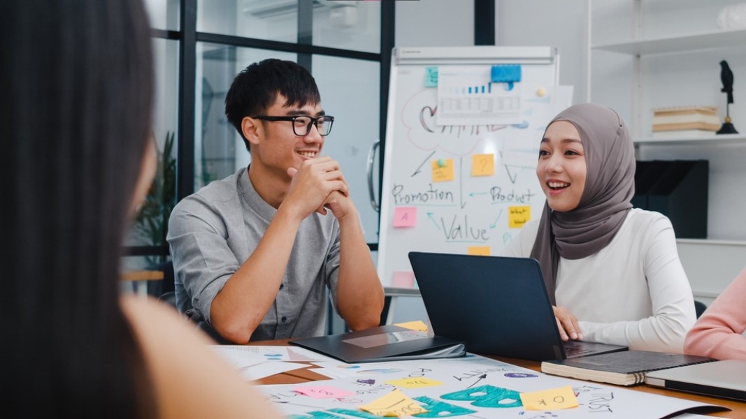 Industri Asuransi Syariah Hadapi Tantangan Berat dalam Mencapai Target Pertumbuhan Aset OJK