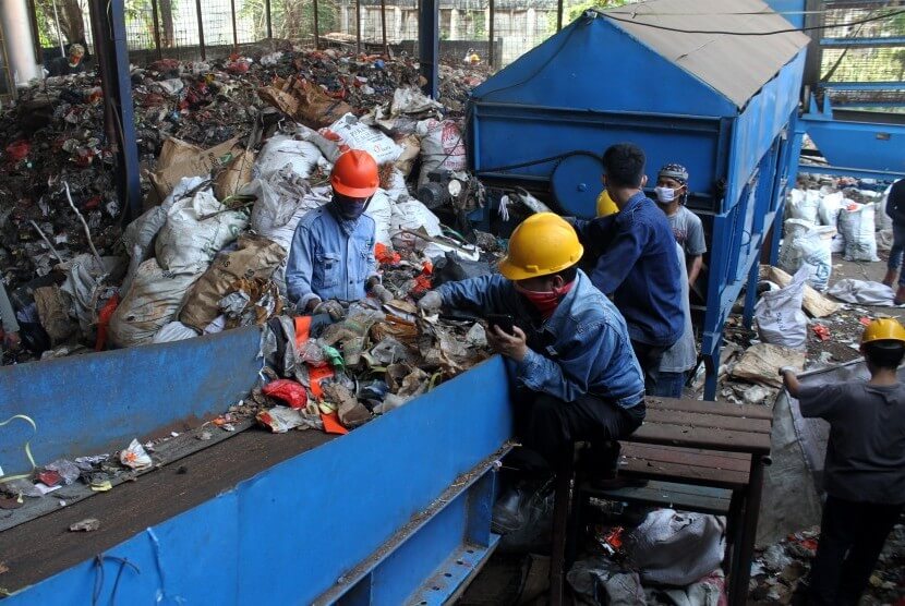 Proyek Waste to Energy: Solusi Atasi Sampah dan Hasilkan Energi Listrik