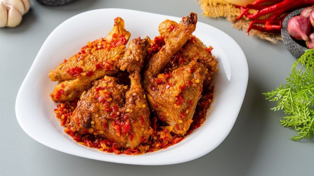 Menjelajahi Kuliner Pedas Bandung: 12 Tempat Makan Paling Menggugah Selera