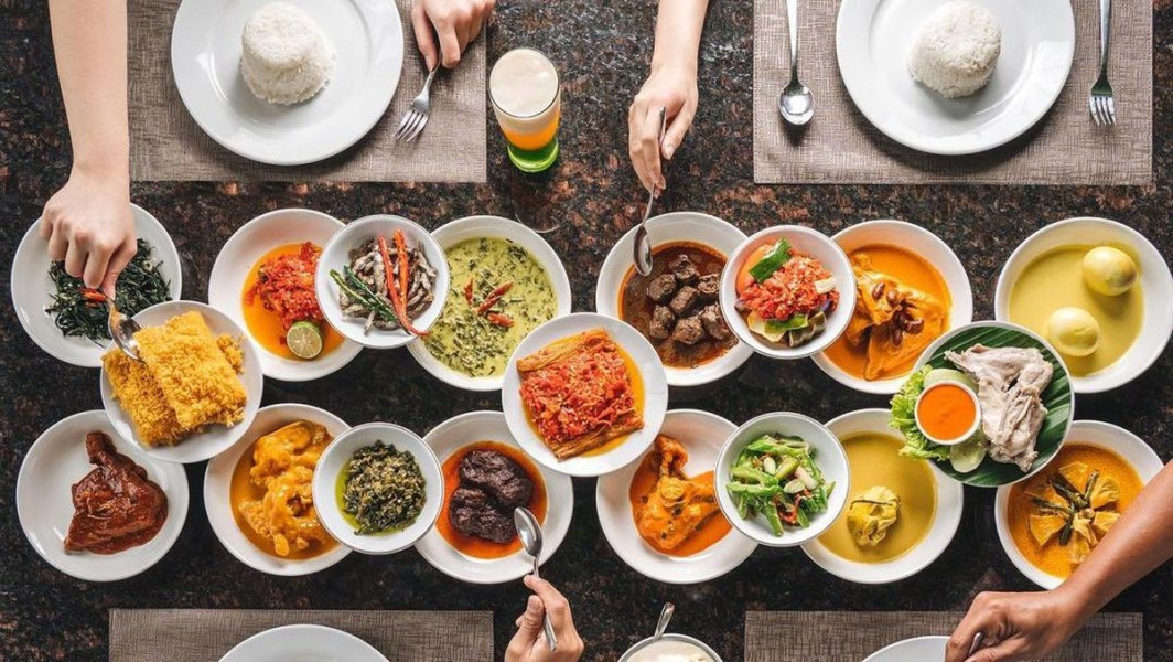 Menu Rekomendasi Pagi Sore Kelezatan Makanan dari Minang