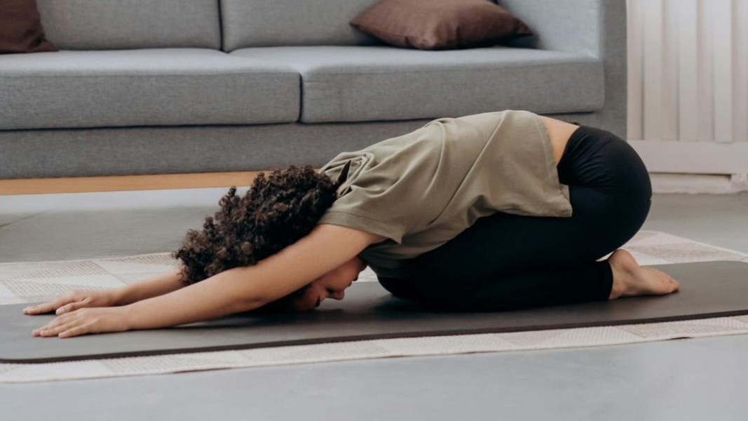 Rutinitas Sederhana Sebelum Tidur yang Diam-Diam Membantu Tubuh Lebih Rileks dan Nyenyak