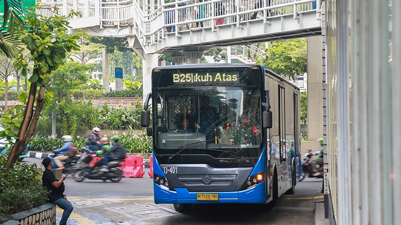Hindari Kemacetan di TB Simatupang dengan Transportasi Umum yang Efisien