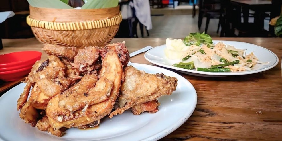 Rekomendasi 20 Tempat Makan Ayam Goreng Terenak di Malang dengan Cita Rasa Khas
