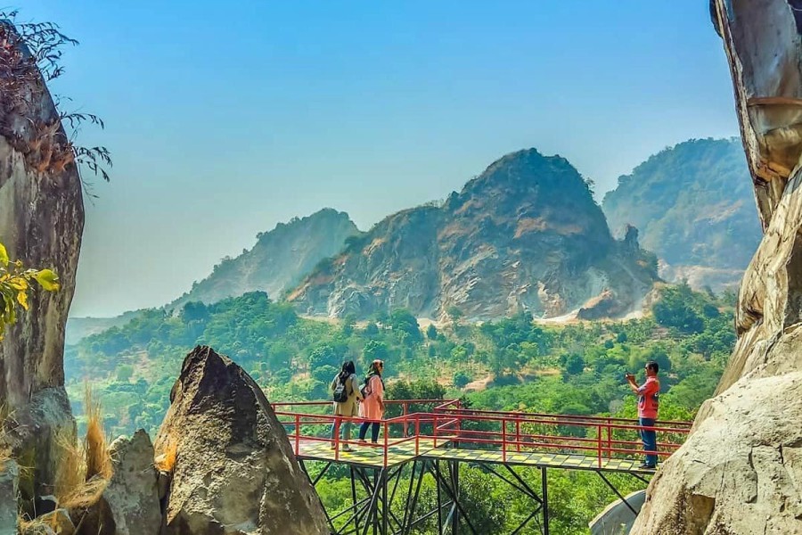 Menikmati Pesona Wisata Cirebon, Ini 12 Destinasi Populer untuk Liburan