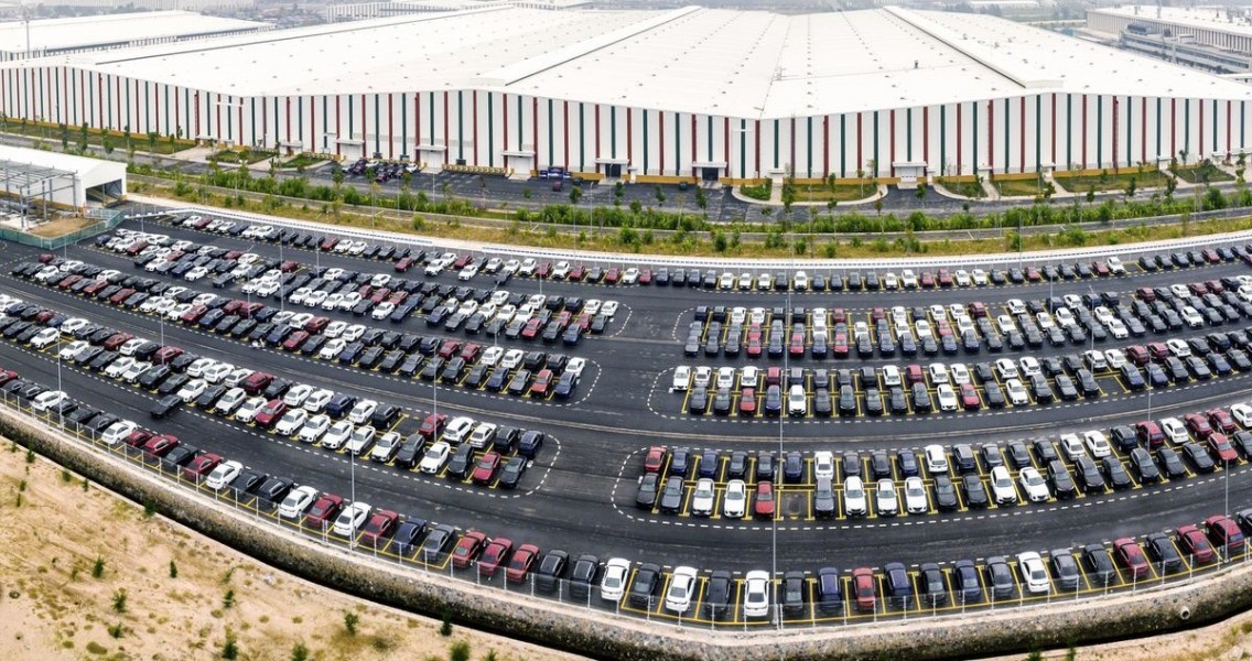 VinFast Bangun Ekosistem Terpadu Mobil Listrik di Indonesia