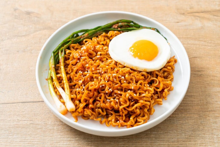 Agar Lebih Sehat, Hindari Kombinasi Makanan Ini dengan Mi Instan