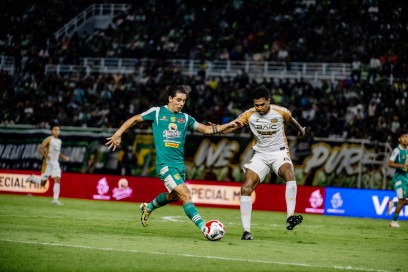 Link Streaming Dan Jadwal Pertandingan Persebaya Surabaya Melawan Dewa United Malam Ini