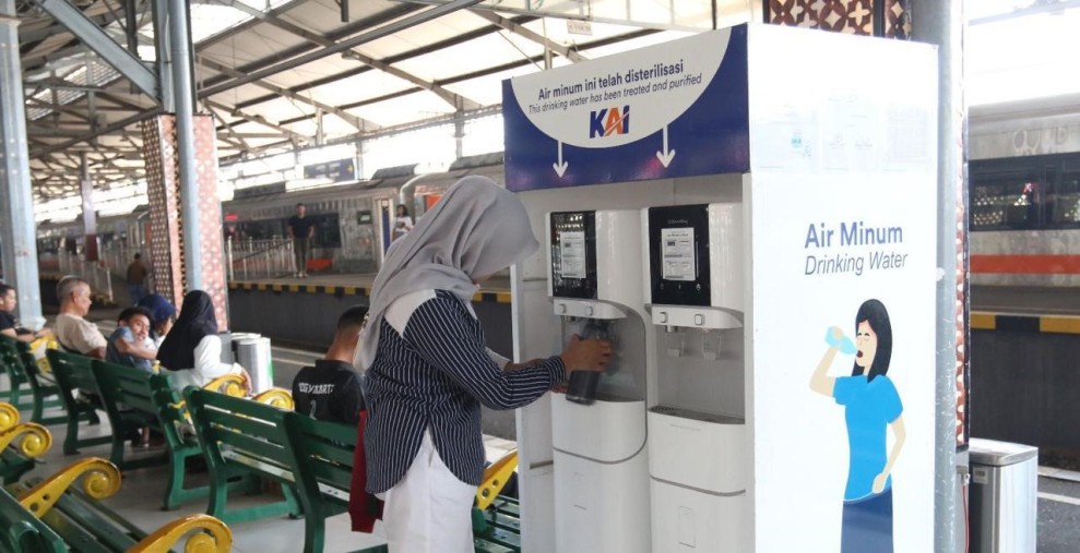 KAI Ganti Plastik Jadi Kertas dan Perluas Water Station Ramah Lingkungan