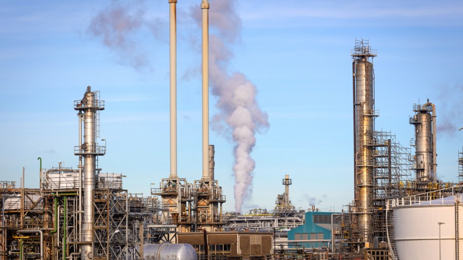 Harga Minyak Dunia Turun: OPEC+ Pertimbangkan Tambah Produksi, Pasar Cemas Kelebihan Pasokan