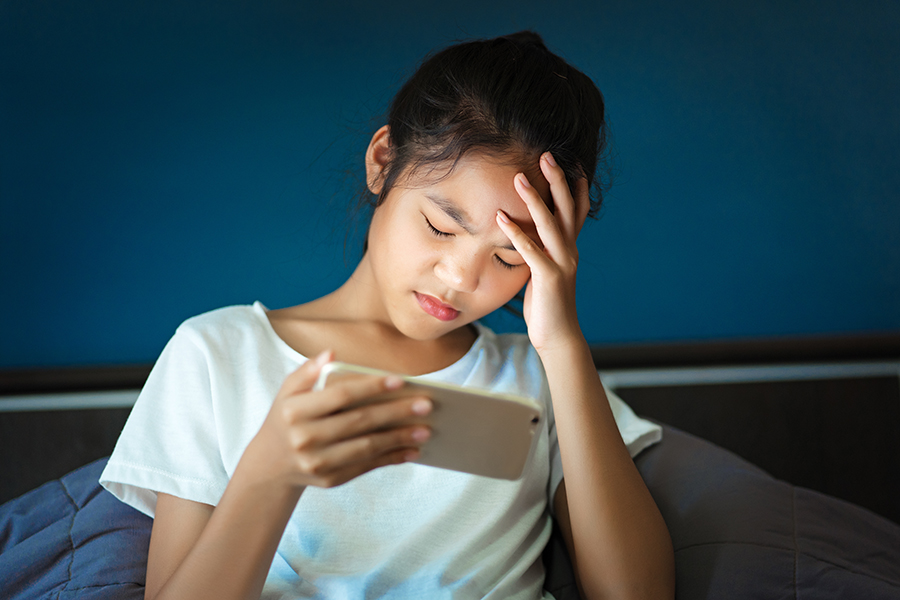 Dampak Penggunaan Gadget Terhadap Perkembangan Anak di Era Digital: Manfaat, Ancaman, dan Peran Strategis Orang Tua dan Pendidik