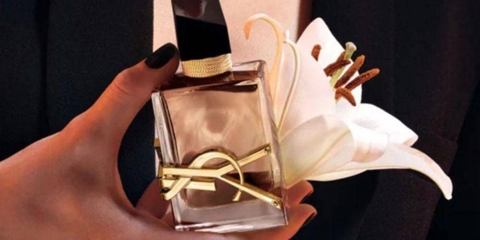 7 Rekomendasi Parfum YSL Wanita yang Wanginya Enak, Elegan dan Feminin