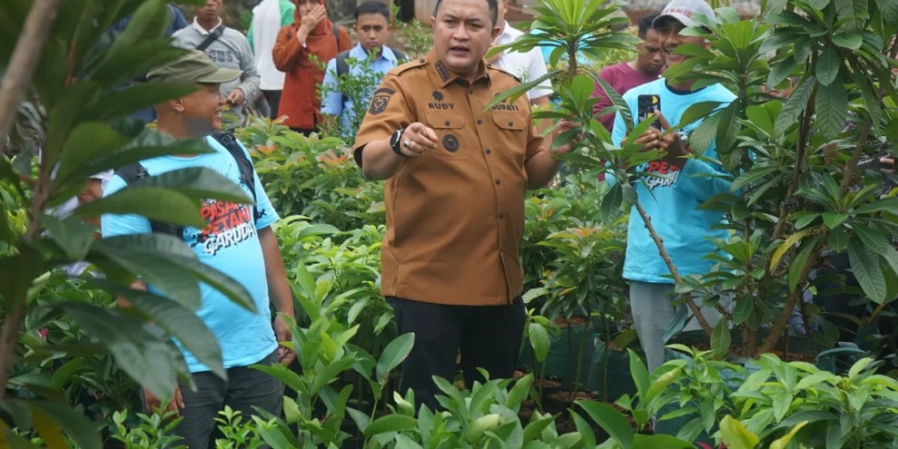 Visi Ketahanan Pangan: Bupati Bogor Resmikan Operasional Pasar Petani Garuda